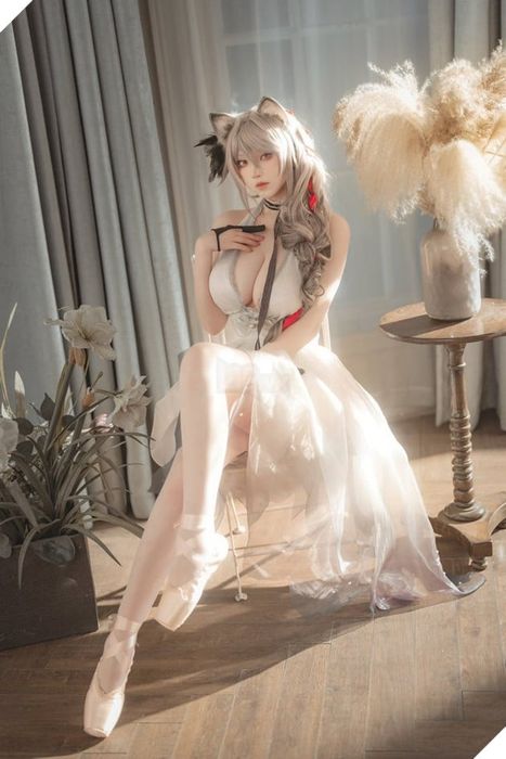 Cộng đồng mạng bất ngờ trước loạt ảnh cosplay 'đỉnh' của cosplayer sinh năm 2001! 6