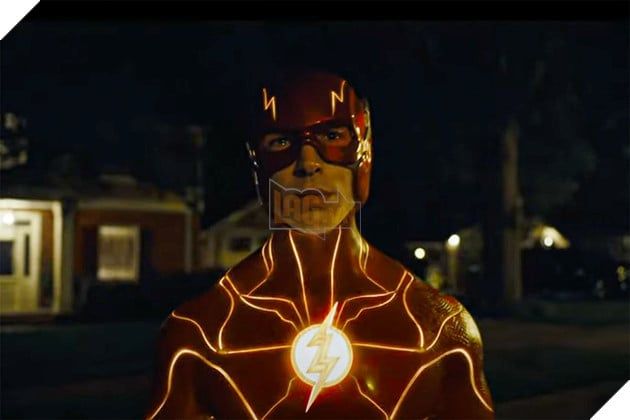 The Flash tung trailer gây sốt với sự xuất hiện của nhiều siêu anh hùng mới và quen thuộc.