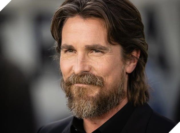 Christian Bale phê phán việc sử dụng phông xanh trong Thor: Love and Thunder, gọi đó là sự đơn điệu 3