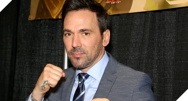 Jason David Frank, hình tượng tuổi thơ của nhiều người hâm mộ Power Rangers, đã ra đi, để lại nỗi tiếc thương.