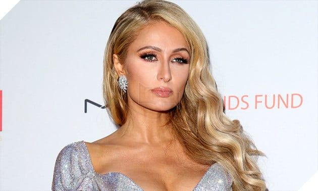 Ngôi sao Hollywood Paris Hilton tiết lộ quá khứ đen tối bị lạm dụng