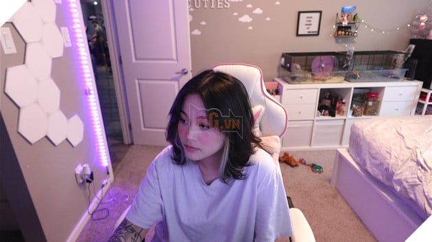 Tiêu đề stream gây tranh cãi khiến Twitch phải can thiệp, nữ streamer gặp rắc rối.