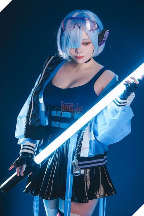 Thưởng thức bộ Cosplay Rem phiên bản hiện đại trong Re:Zero − Starting Life in Another World 7