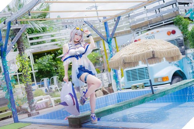 Khám phá bộ ảnh cosplay của Skadi trong trang phục Coral Coast trong Arknights mà không cần chỉnh sửa.