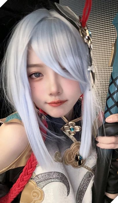 LMHT: Nữ MC LPL cosplay thành Shenhe của Genshin Impact khiến fan xao xuyến