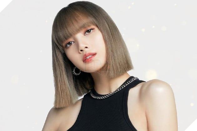 Lisa BLACKPINK là ai