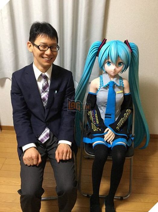 Cuộc sống của người đàn ông đã kết hôn với Hatsune Miku hiện tại thế nào?