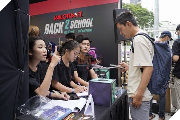 Cộng đồng fan của Valorant đã hội tụ tại sự kiện Back 2 School trong khuôn khổ của chương trình Intel Tech Camp 5