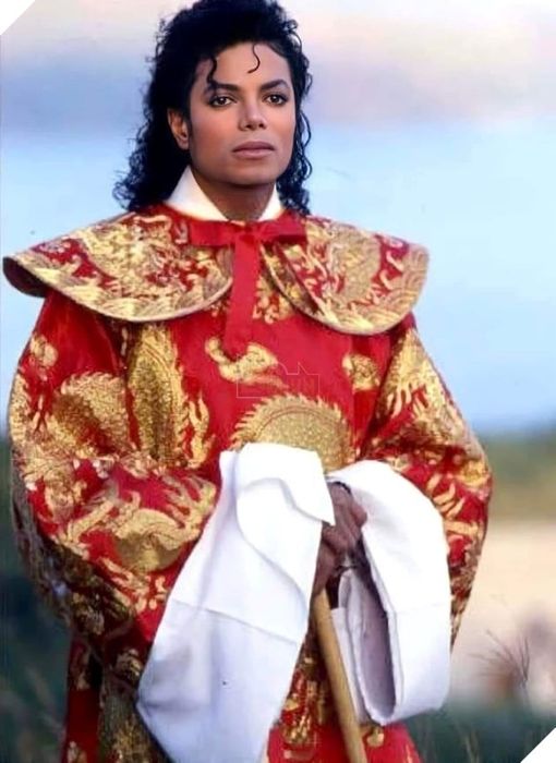 Michael Jackson trong trang phục cổ trang Trung Quốc