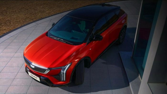 Cadillac Optiq 2025: Xe SUV điện hạng sang giá mềm có sẵn hệ thống AWD và màn hình 33 inch