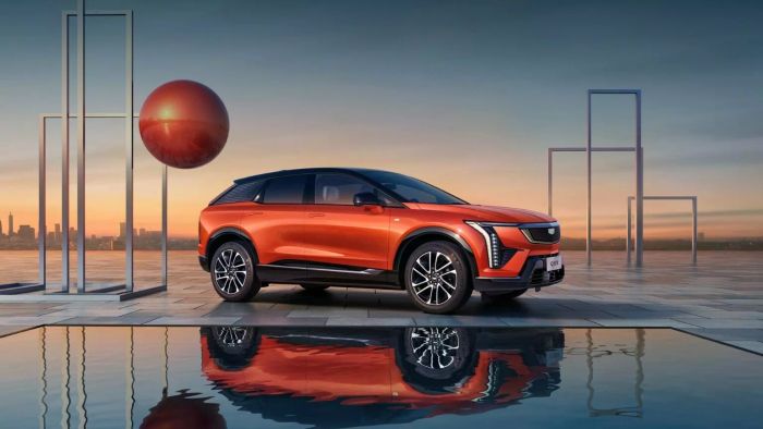 Cadillac Optiq 2025: Xe SUV điện hạng sang giá mềm có sẵn hệ thống AWD và màn hình 33 inch