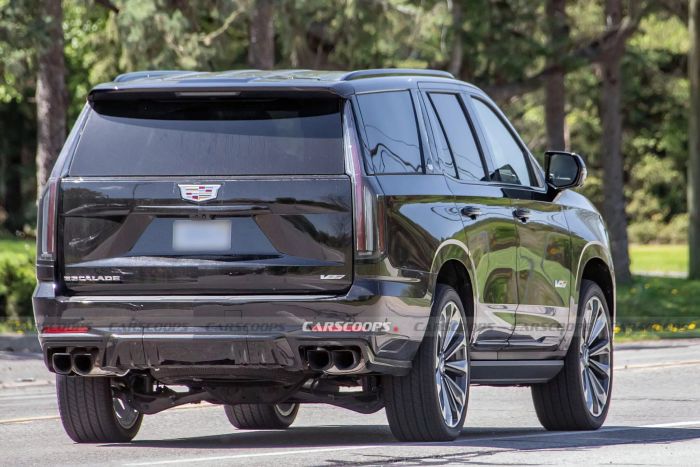 Cadillac Escalade V 2025 bản nâng cấp ra mắt không che kín 2025-cadillac-escalade-v-scoop-13-2048x1366.webp