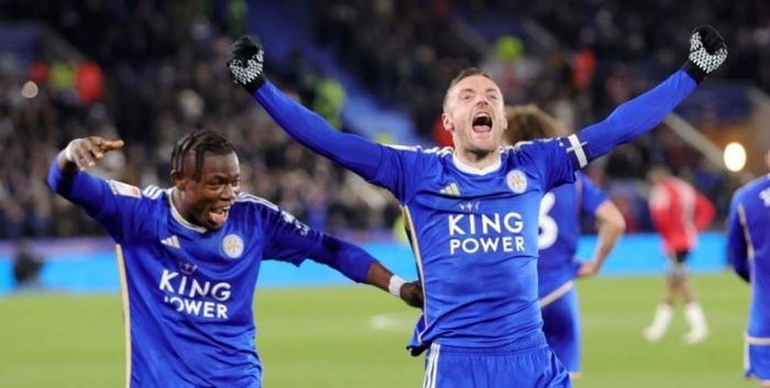'Bầy cáo' có cơ hội trở lại Premier League