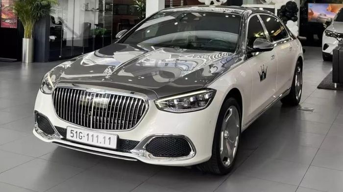 Hình ảnh chiếc xe Mercedes-Maybach S450 ‘xứng đôi’ với biển số siêu VIP 51G-111.11.