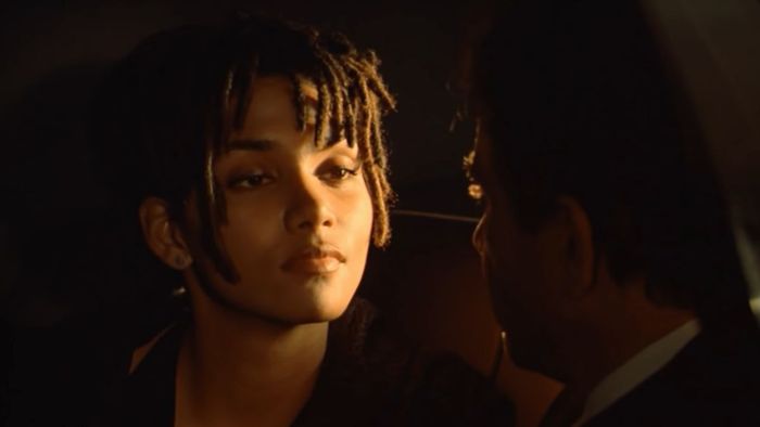 Halle Berry trong Bulworth