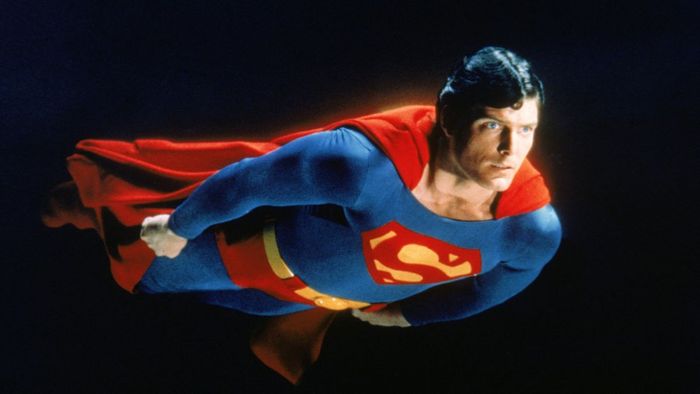 Christopher Reeve trong vai Superman