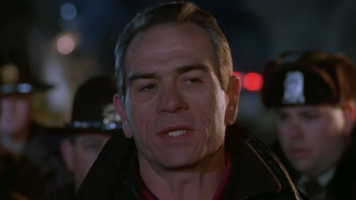 Tommy Lee Jones trong The Fugitive