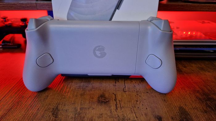 Phía sau của GameSir G8 Galileo