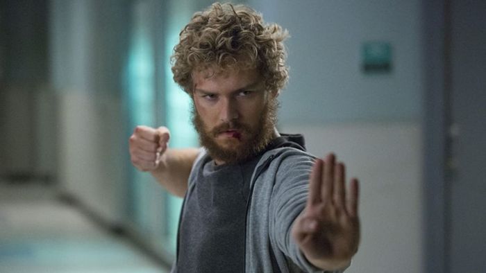 Finn Jones trong Iron Fist
