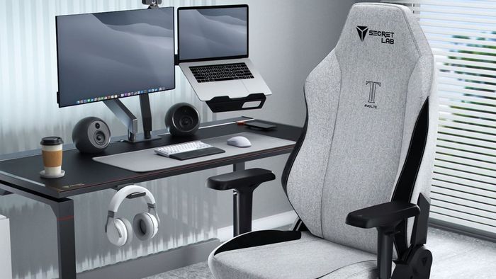 Màu cookies and cream của ghế Titan Evo Lite của Secretlab trong bố trí chơi game