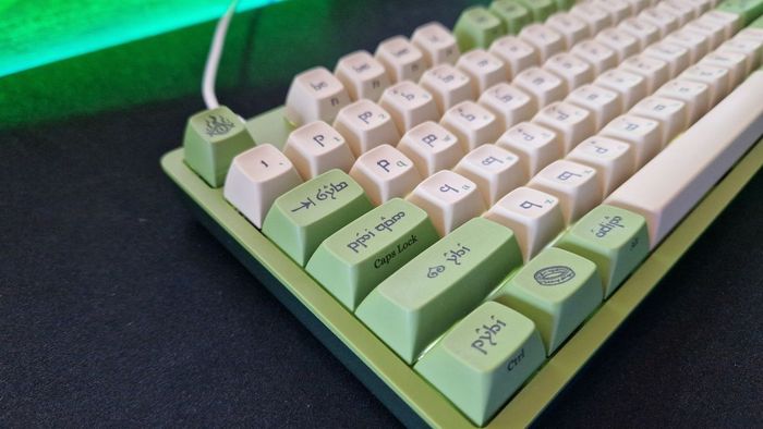 Bên trái của Bàn phím Drop + LOTR Elvish