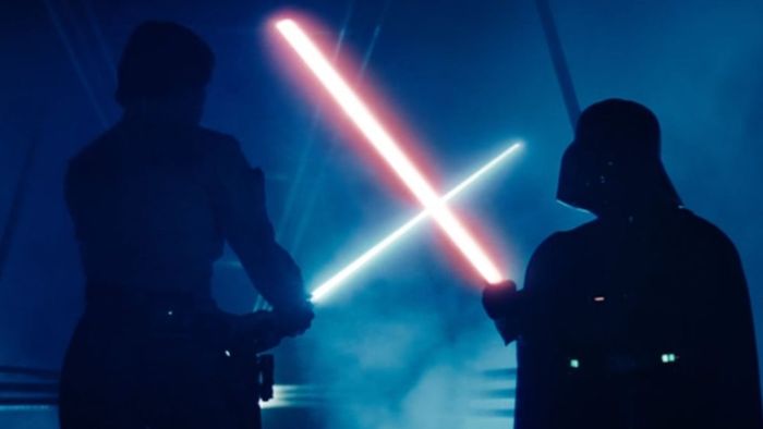 Luke Skywalker và Darth Vader chuẩn bị cho trận chiến trong The Empire Strikes Back