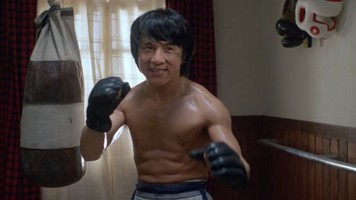 Jackie Chan trong Bữa ăn trên bánh xe