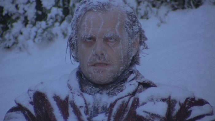 Jack Nicholson ngồi đông đỏi ở cuối The Shining