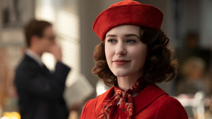 Rachel Brosnahan trong The Marvelous Mrs. Maisel