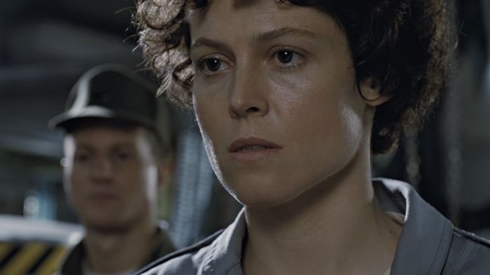 Sigourney Weaver trong bộ phim Aliens