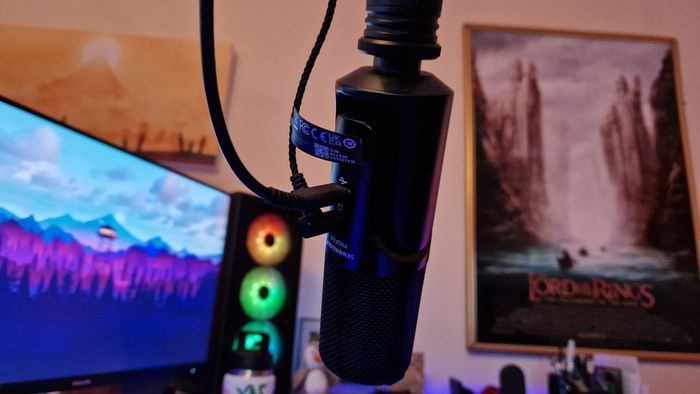 Cổng kết nối sau của Micro Sennheiser Profile USB