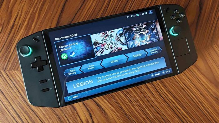 Lenovo Legion GO với phần mềm LegionSpace trên màn hình