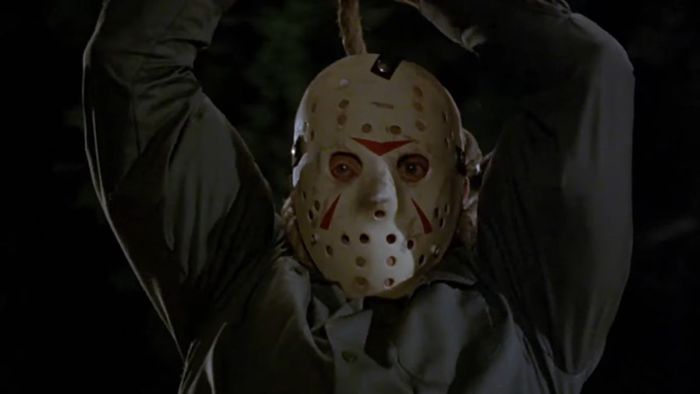 Jason Voorhees đứng cao trong Thứ Sáu Ngày 13 Phần III