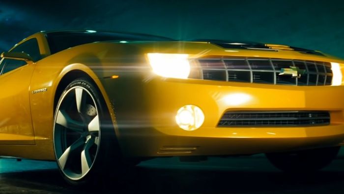 Bumblebee khoe sắc trong bộ phim năm 2007 Transformers