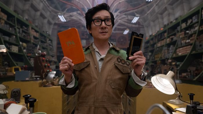 Ke Huy Quan trong Loki