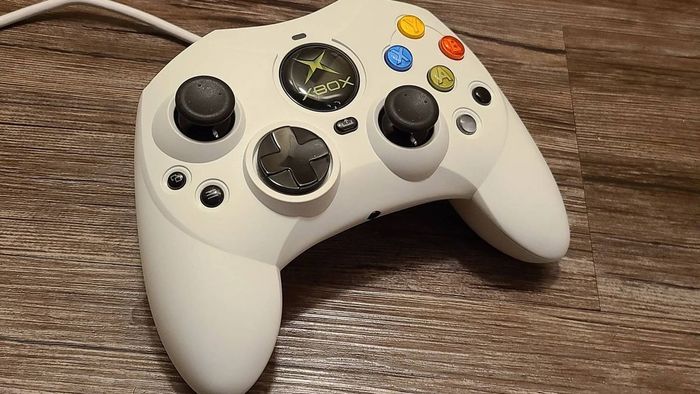 Bộ điều khiển Xbox Hyperkin màu trắng