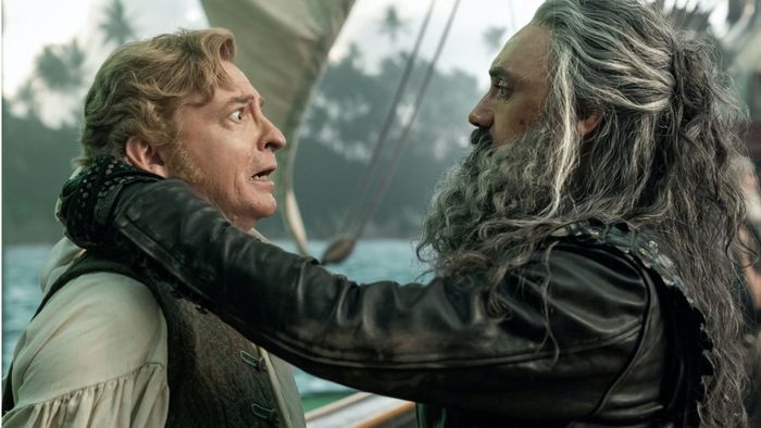 Rhys Darby và Taika Waititi trong Our Flag Means Death