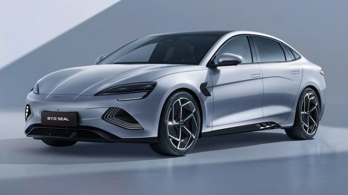 Ô tô Trung Quốc: Dư thừa nội địa, lối thoát là toàn cầu? 2023-BYD-Seal.webp