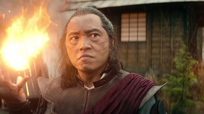 Ken Leung trong vai Zhao trong Avatar: The Last Airbender