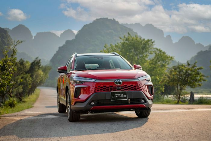 Toyota Corolla Cross phiên bản 2024 đã được ra mắt tại thị trường Việt Nam, có mức giá bắt đầu từ 820 triệu đồng corolla-cross-v-2.JPG