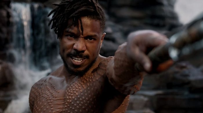 Killmonger thách thức T'Challa tranh ngai vàng của Wakanda trong Black Panther