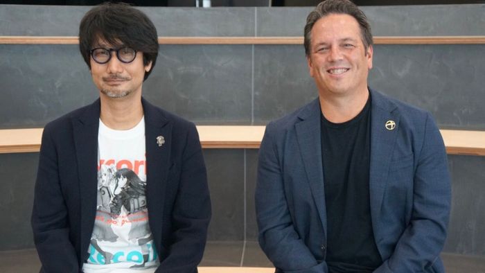 Kojima và Phil Spencer