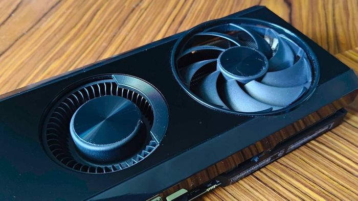 Cận cảnh các bộ làm mát RX 7600 Predator Bifrost