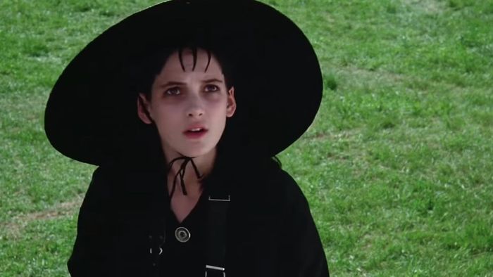 Winona Ryder vai Lydia Deetz trong Beetlejuice
