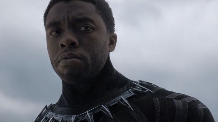 Chadwick Boseman vai Black Panther trong Captain America: Civil War