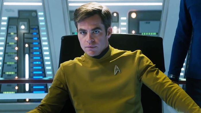 Chris Pine trong Star Trek