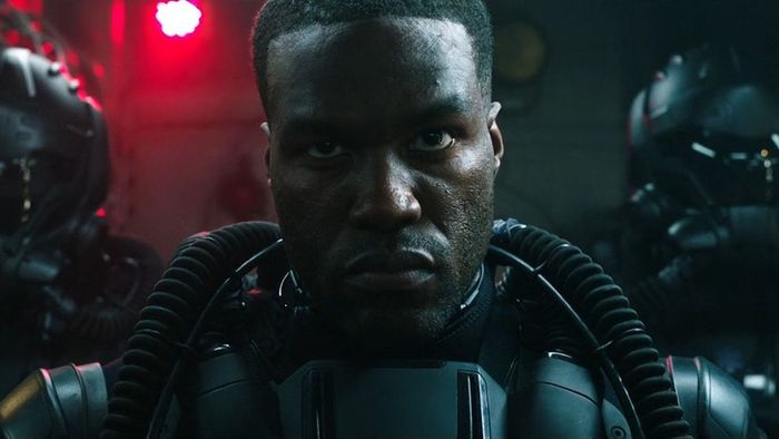 Yahya Abdul-Mateen II trong vai Black Manta trong Aquaman