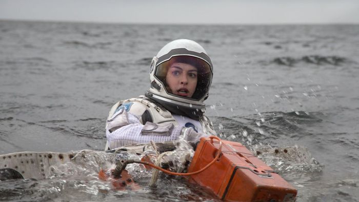 Anne Hathaway trong Interstellar