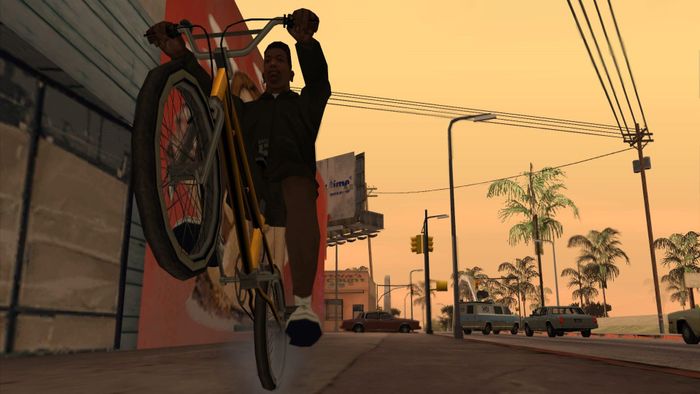 Một bức ảnh chụp màn hình từ Grand Theft Auto: San Andreas cho thấy một nhân vật trên một chiếc xe đạp.