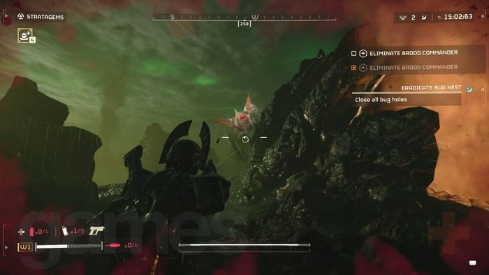 Kỳ Sĩ terminid bug trèo trên đá trong Helldivers 2